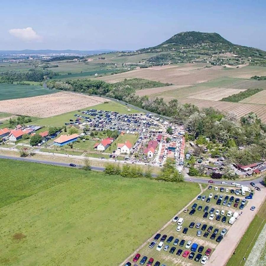 Отель Piac Vendeghaz Kaptalantoti Экстерьер фото